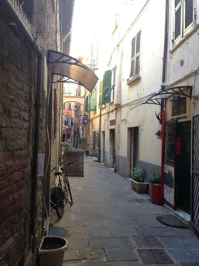 A Little Gem In The Old City Center... Lerici Kültér fotó